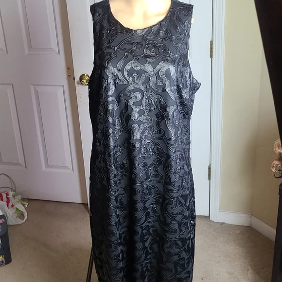 Ladies Sleeveless Dress 👗 😍 - Picture 1 of 8